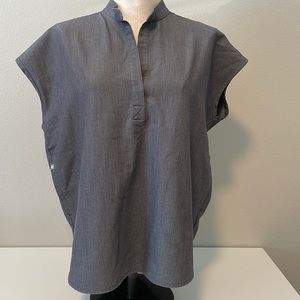 Figs Technical Collection gray oversized scrub top sz S